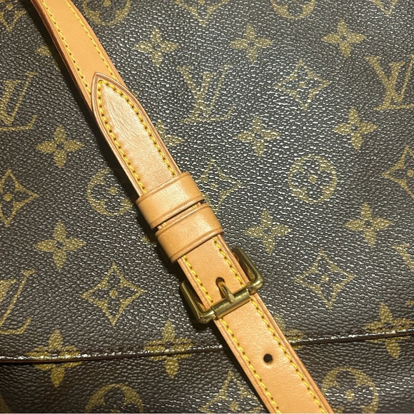 Louis Vuitton Musette Tango - Picture 4 of 12